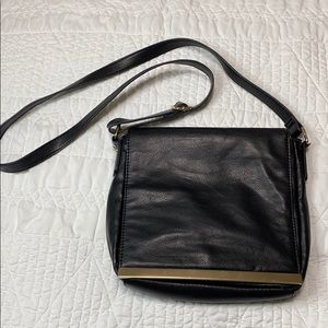 Forever 21 black 100% pu leather cross body purse